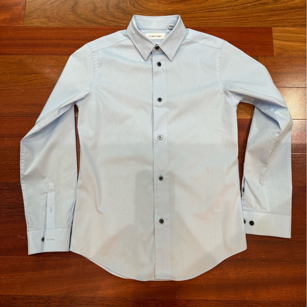 LIKE NEW Calvin Klein Button Down